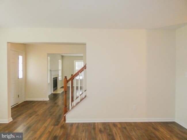 Building Photo - 2105 Lexington Mews