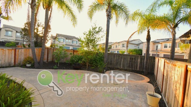 Building Photo - Poway Unified School District | Townhouse in The 4S Ranch| Quick and convenient access to SR-56