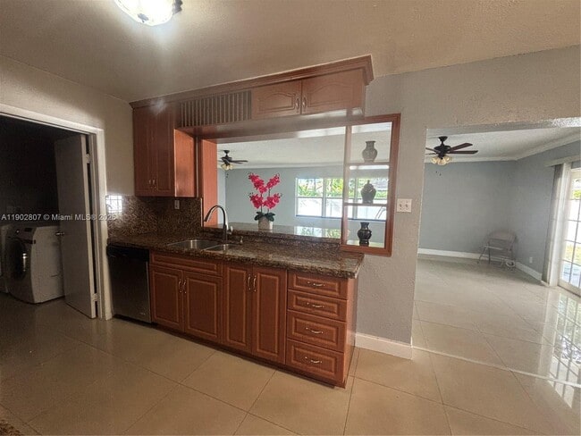 Building Photo - 6881 SW 6th St