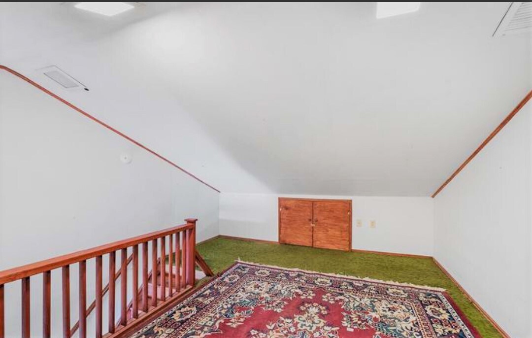 Building Photo - 68 Park Vallei Ln