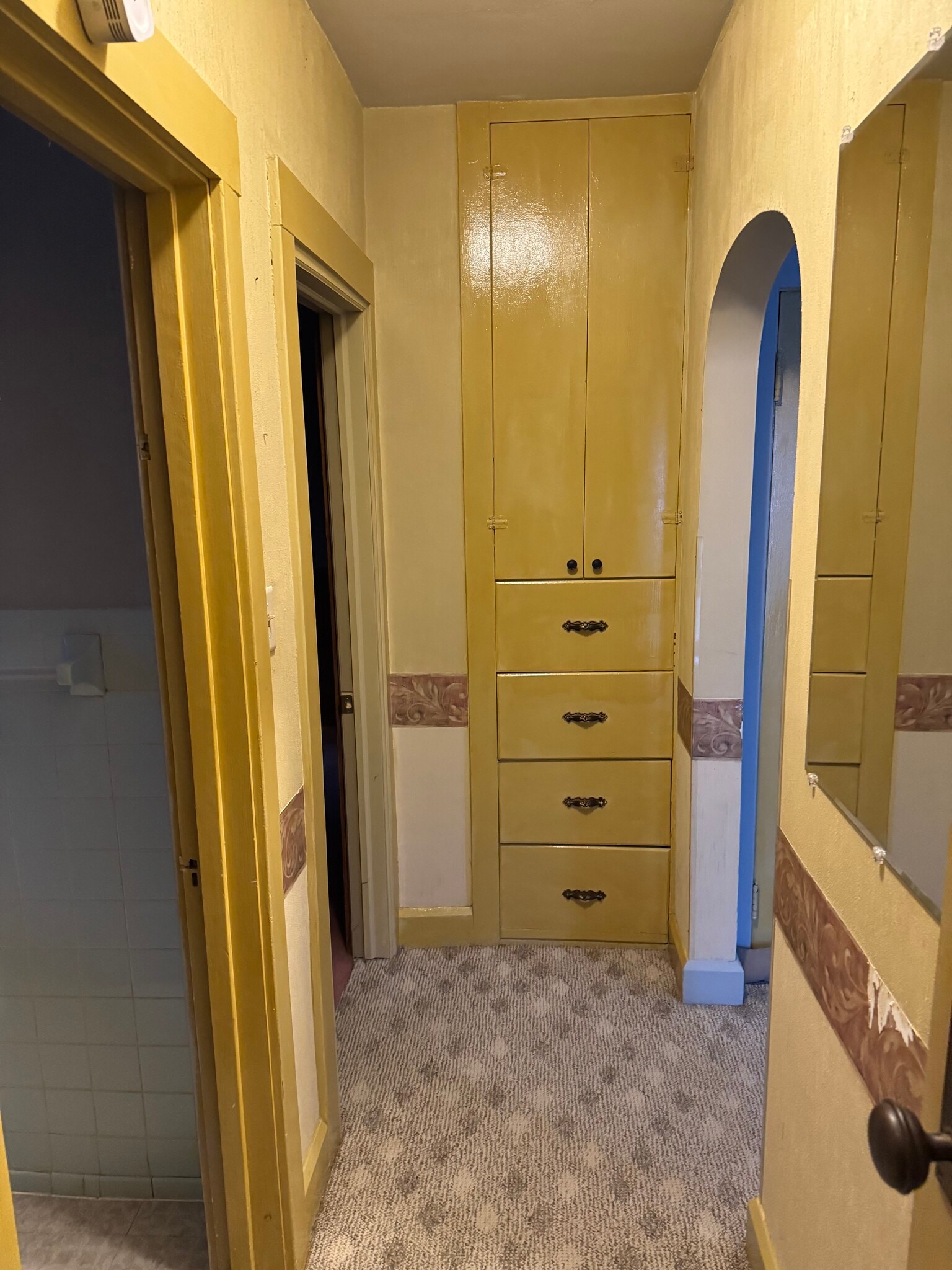 Building Photo - 2121 Cherry Ave