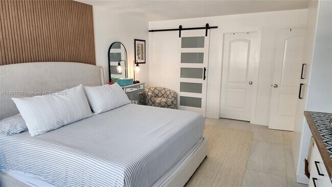 Building Photo - 1501 S Ocean Dr