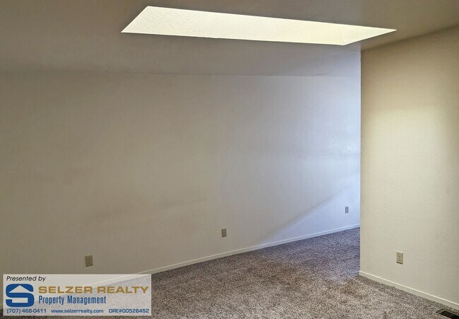 Building Photo - 1598 Padula Dr
