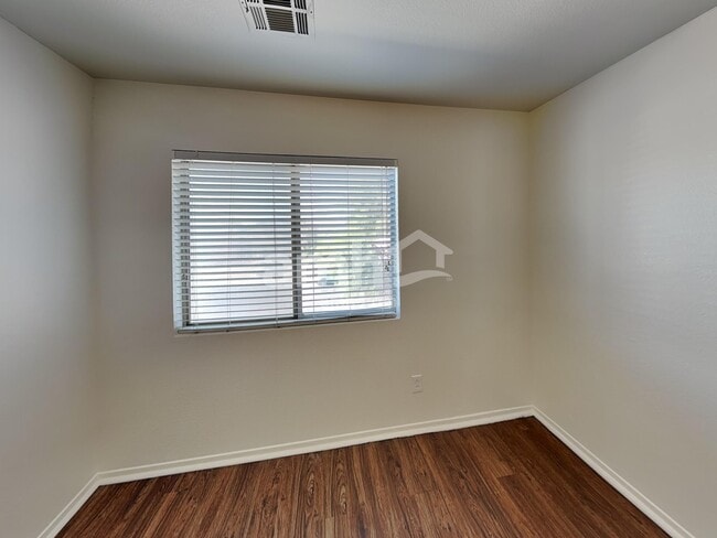 Building Photo - 3531 N 105th Ln