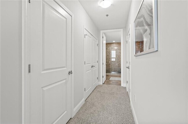 Building Photo - 270 17th St