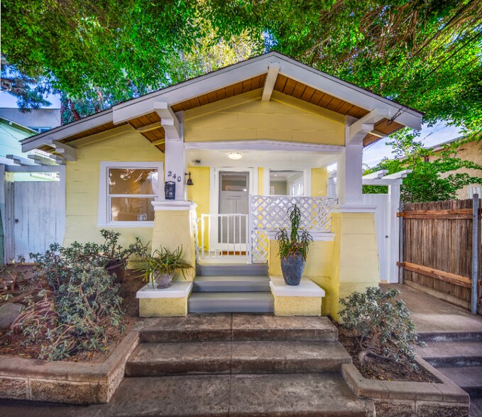 Primary Photo - 240 Ashland Ave