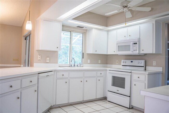 Building Photo - 2326 Deerbrook Dr