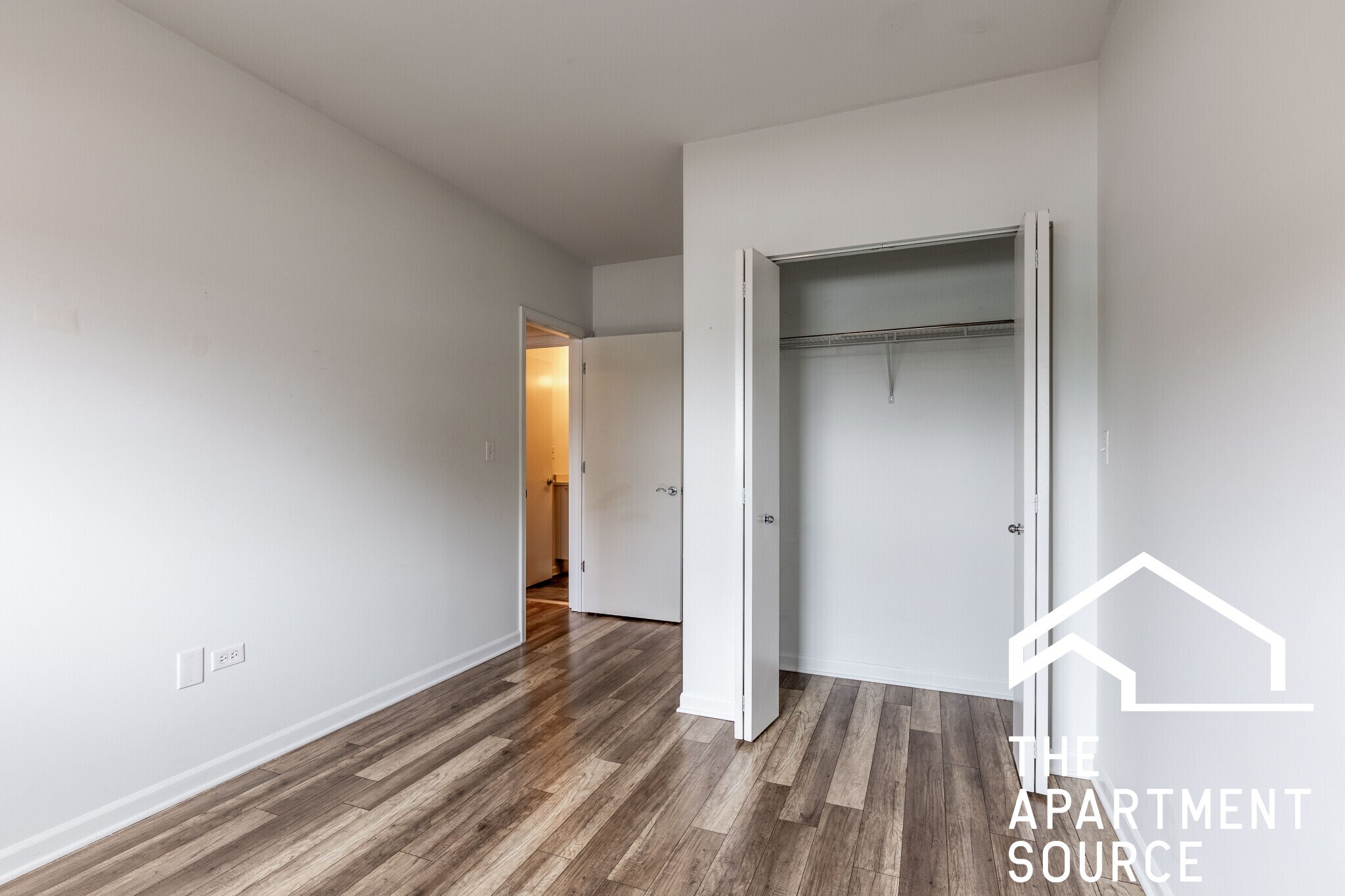 Building Photo - 2700 W North Ave