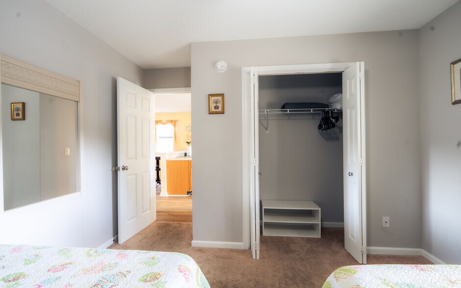 Building Photo - 1460 Blue Tree Ct