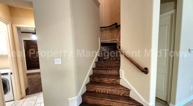 Building Photo - Well-Planned 4BR/3BA—Space for Guests, Off...