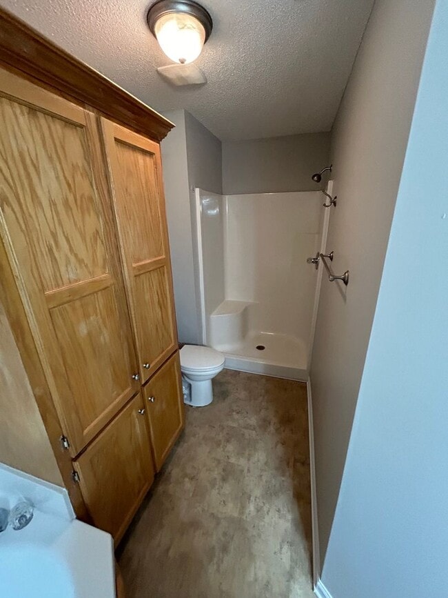 Building Photo - Coming Soon in Landmark Pointe!