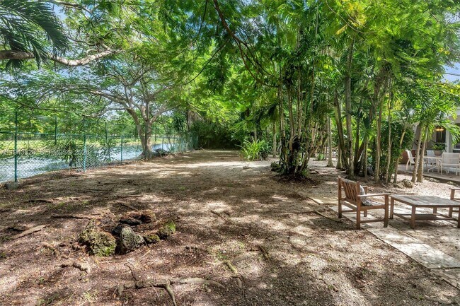 Building Photo - 5845 SW 88th St