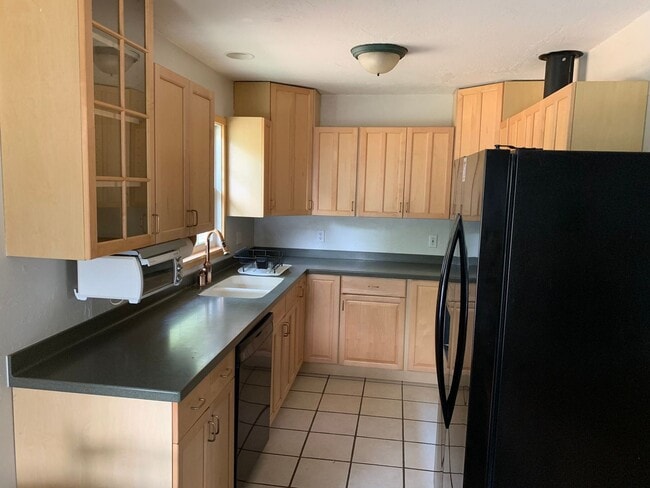 Building Photo - 3 Bedroom, PET FRIENDLY House in Fieldbrook