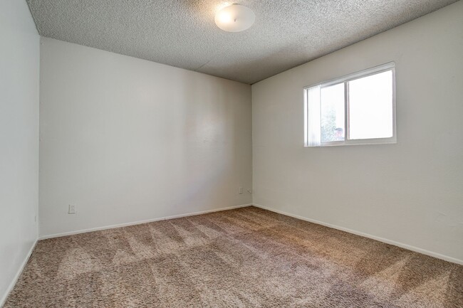 Building Photo - 7850 E Glenrosa Ave