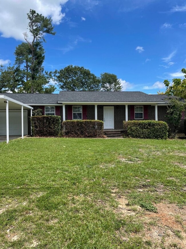 Primary Photo - Charming Three Bedroom Brick Ranch in Colu...