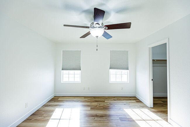 Building Photo - Beautiful two-story home