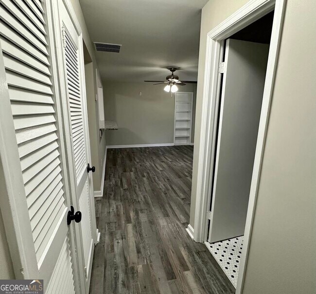 Building Photo - 1228 GA-92