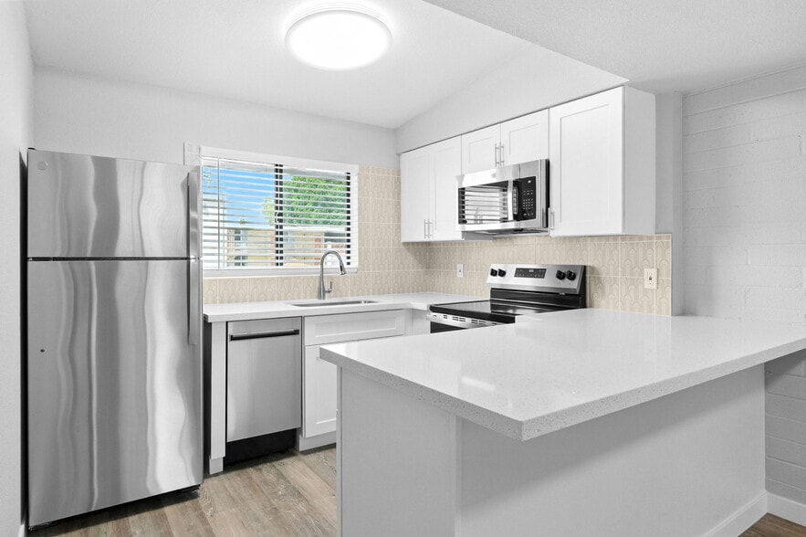 Primary Photo - Echelon Apartments