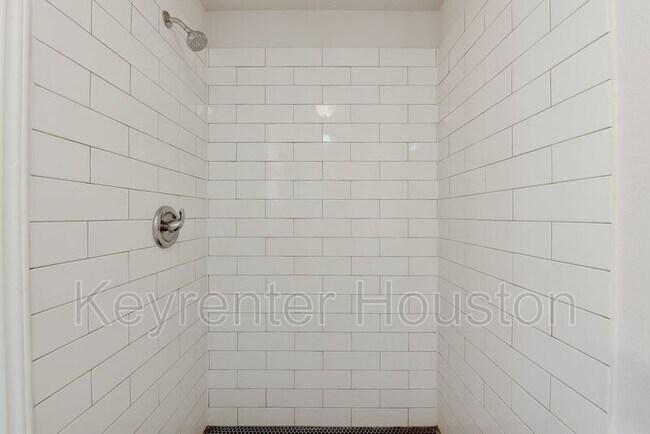 Building Photo - 5405 Groveton St