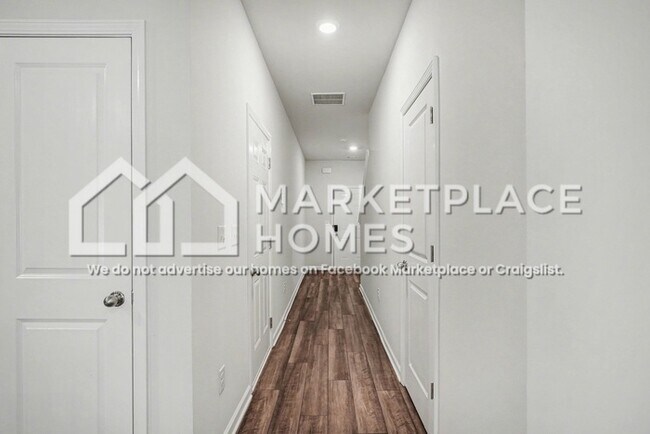 Building Photo - 461 Oakwood Dr NW