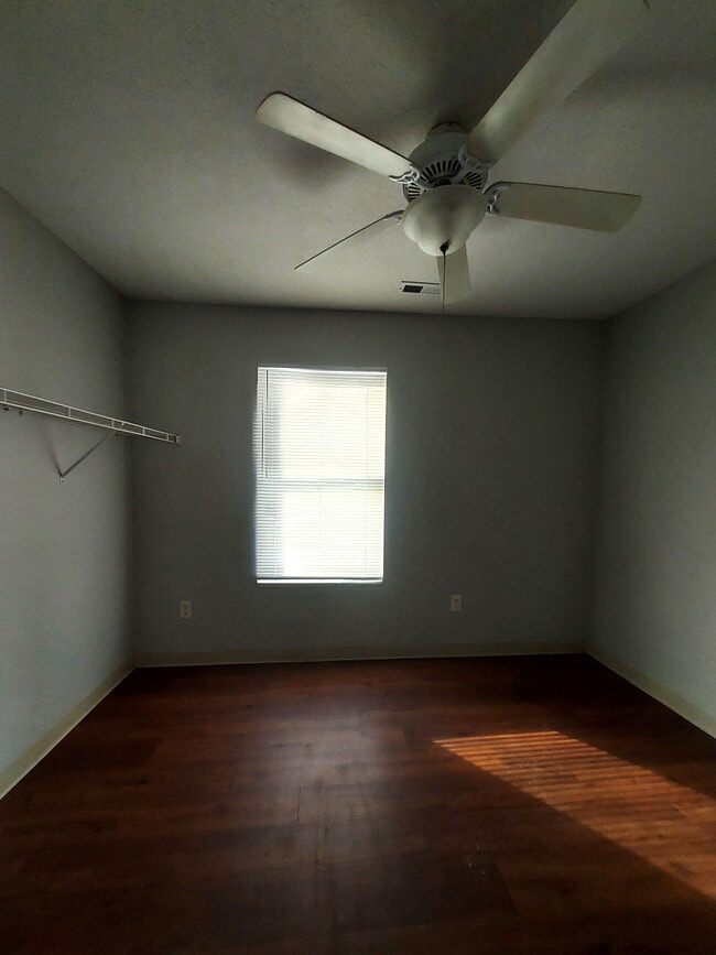 Building Photo - 179 S 6th St