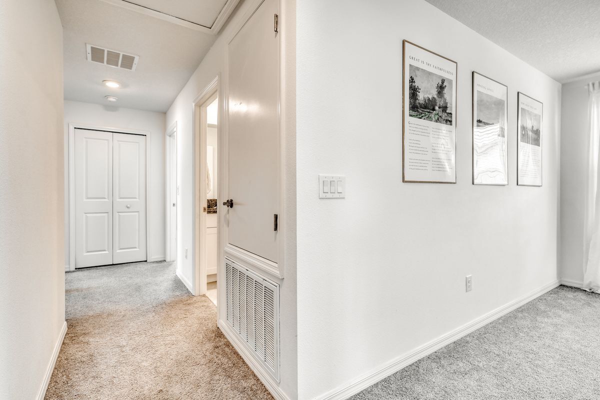 Building Photo - 111 Rain Lily Ave