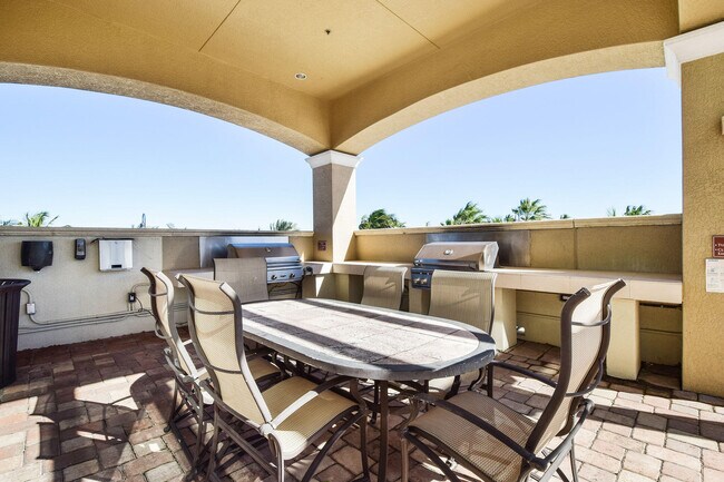 Building Photo - 3610 Gardens Pkwy