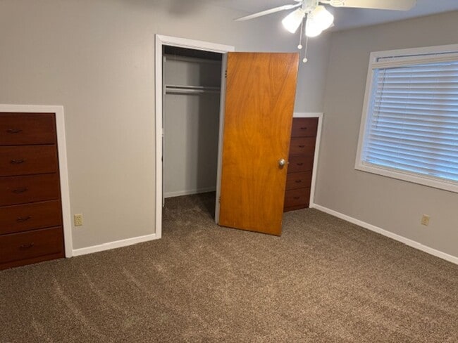 Building Photo - 1822 Cambridge St