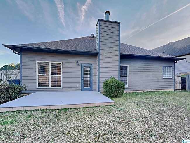 Building Photo - 2035 Shamrock Ln
