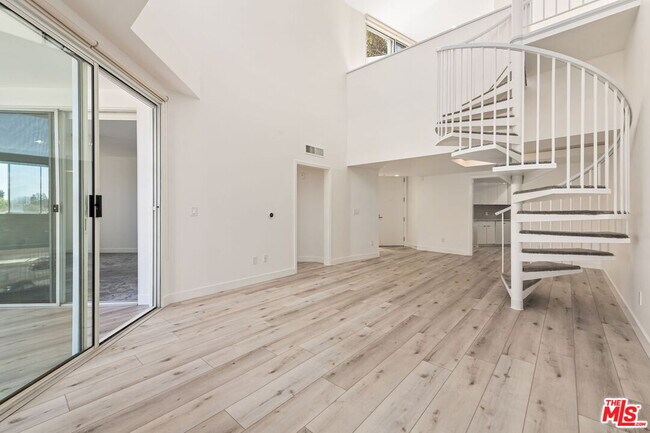 Building Photo - 171 N Church Ln