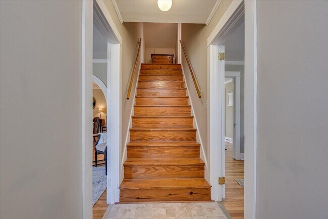 Building Photo - 126 Horry St SE