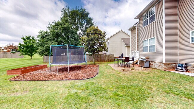 Building Photo - 2259 Dewey Dr