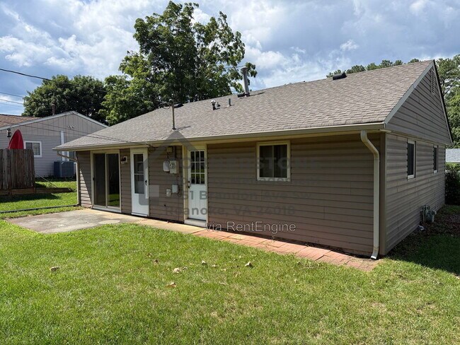 Building Photo - 1446 Antrim St