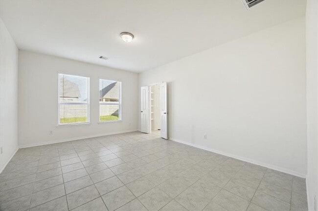 Building Photo - 2602 Ocean Key Dr