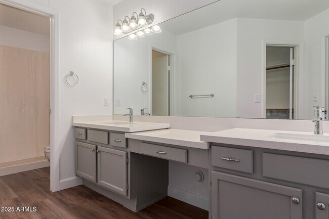 Building Photo - 1616 N Calle Cir