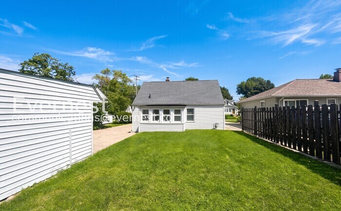 Building Photo - 1254 Elmwood Rd