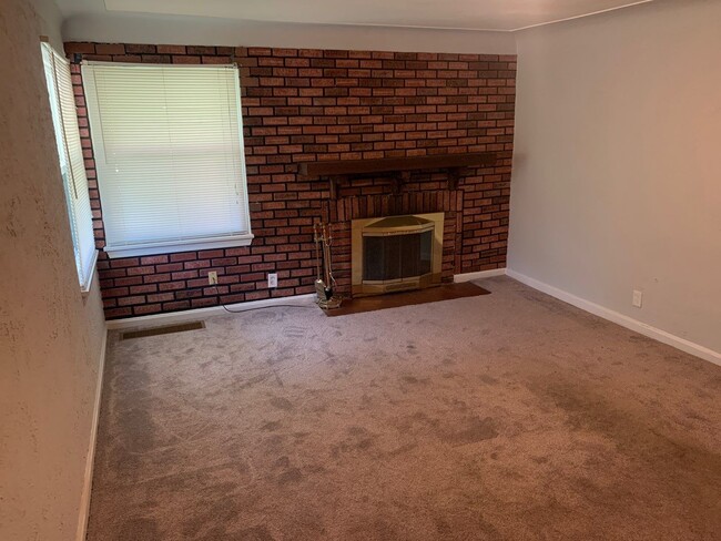 Building Photo - 3943 Wright Ave