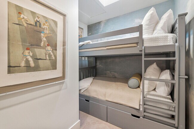 Building Photo - 76 Princeton Dr