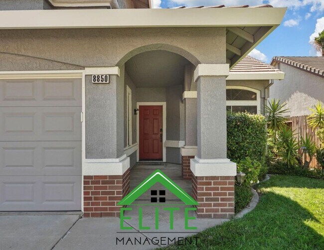 Building Photo - Spacious 4-Bedroom, 3-Bath Home in Desirab...