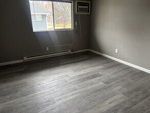 Building Photo - 2455 5th Ave