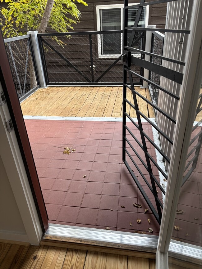 Building Photo - 2909 Albany St