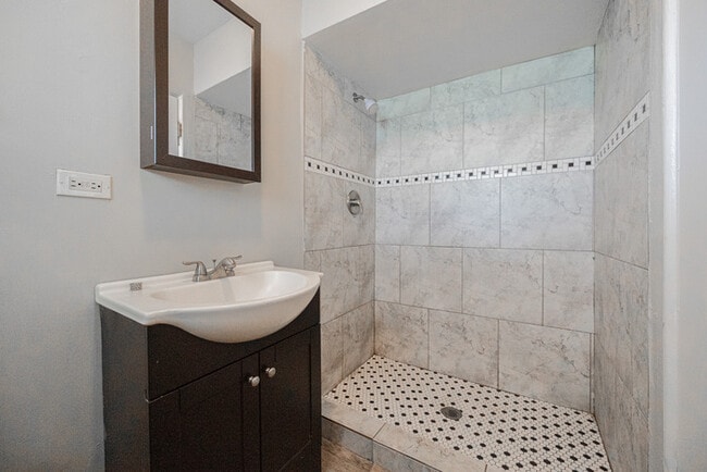 Building Photo - 1505 E Harvard St