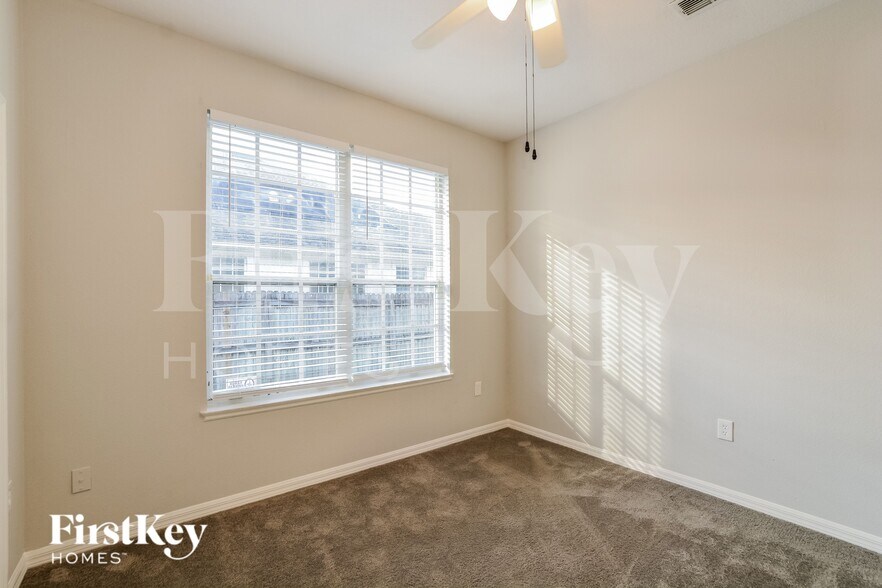 Building Photo - 13856 Magnolia Glen Cir