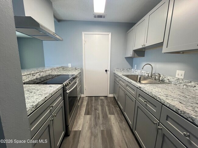 Building Photo - 225 S Tropical Trail