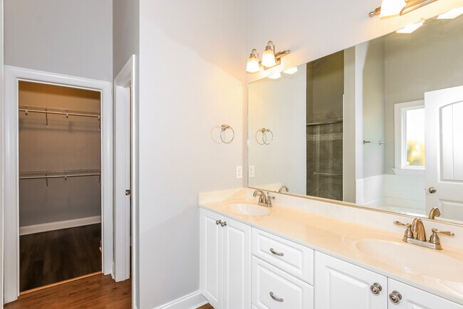 Building Photo - Spacious 4-Bedroom Home in Grovetown, GA