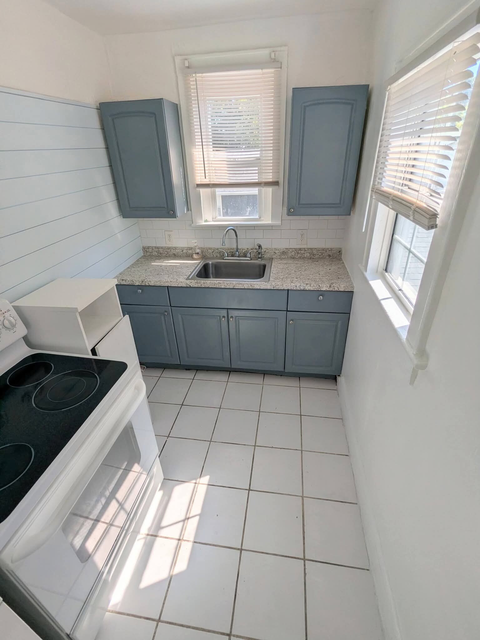 Building Photo - 209 10th St