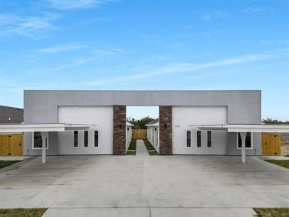 Building Photo - 9210 N 56th Ln