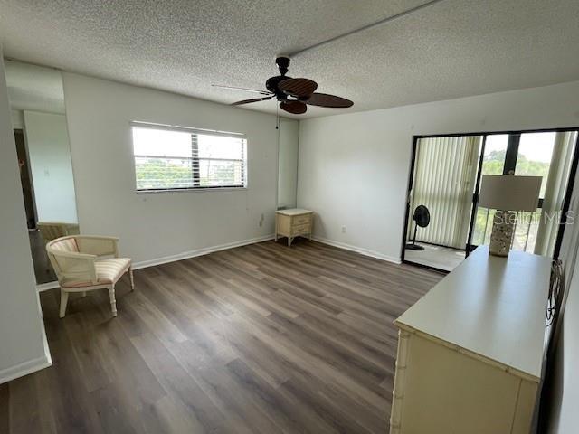 Building Photo - 2700 Cove Cay Dr