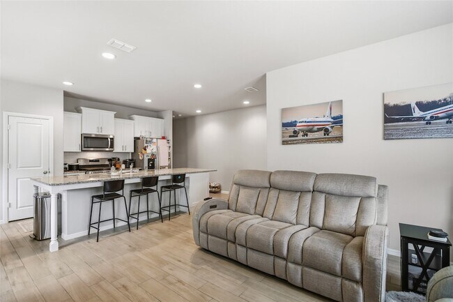 Building Photo - 4812 Foundation St