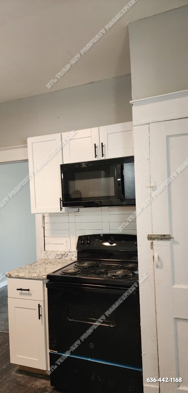 Building Photo - 1131 Canaan Ave